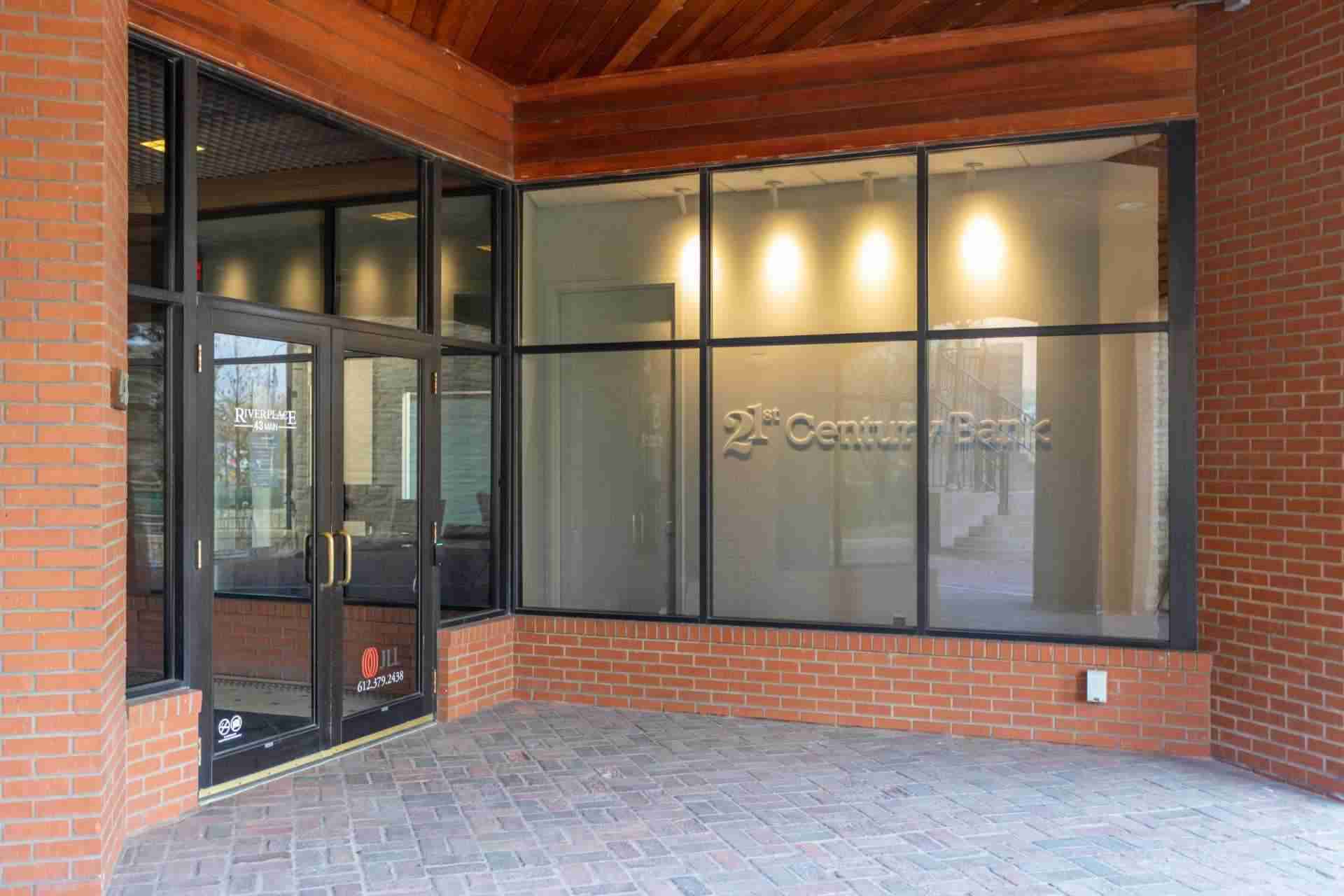 entry-to-21st-century-bank-riverplace